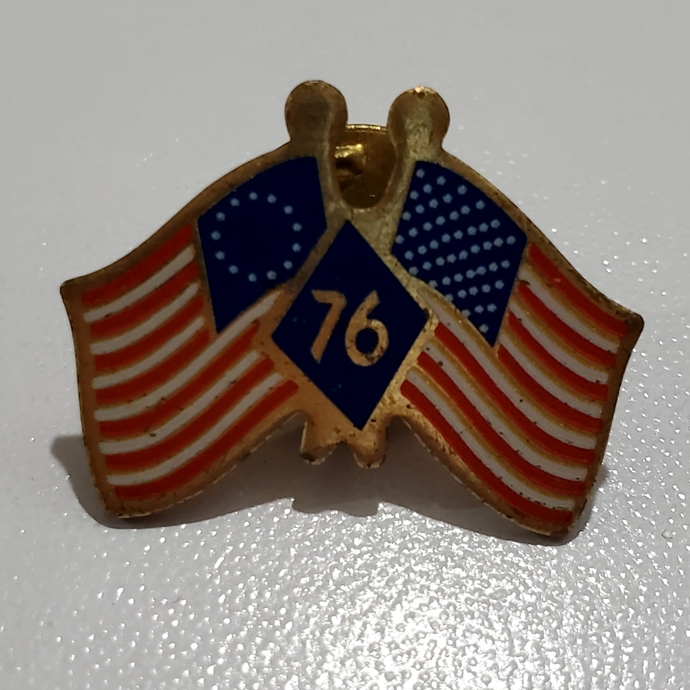 '76 American Flag Red White & Blue Lapel Pin